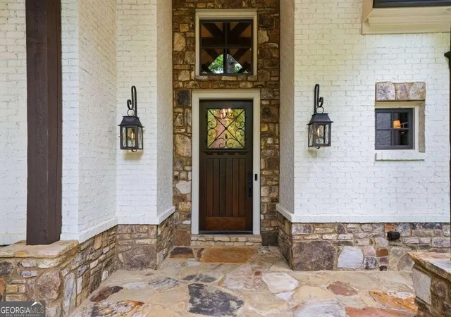 Photo 4 of Single family home for sale at 625 W Northway Ln, Sandy Springs, GA 30342 | MLS# 10759605 | Listing updated on 2026-09-28