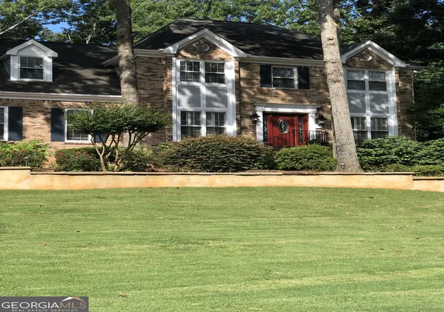 Homes for sale in Suwanee, GA | 5260 Overbend Trl, Suwanee, GA 30024 | MLS# 10773788