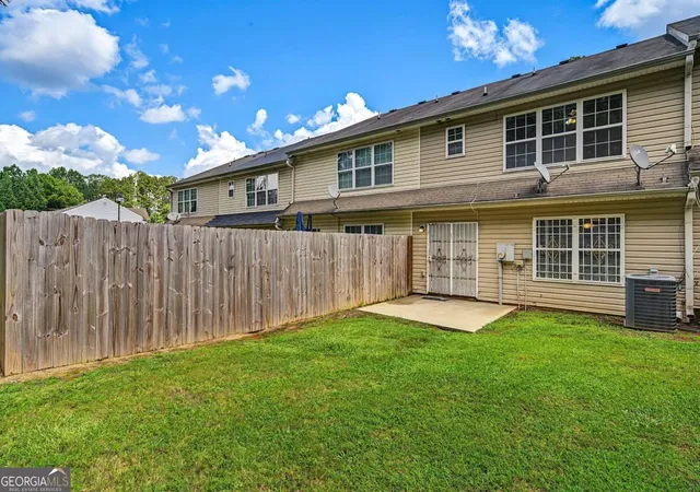 Photo 21 of Sale Pending at 330 Parkway Rd, Union City, GA 30291 | MLS# 10826261 | Listing updated on 2026-09-09