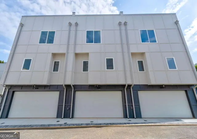 Photo 27 of Townhouse for sale at 2029 Memorial Dr #34, Atlanta, GA 30317 | MLS# 10648829 | Listing updated on 2026-03-31