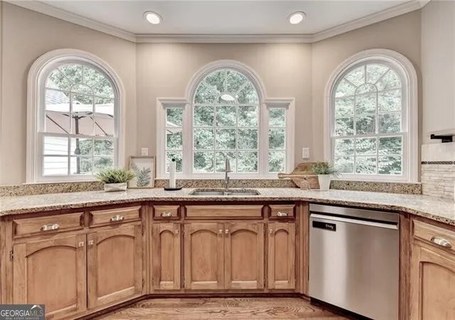 Photo 2 of Single family home for sale at 350 Welwyn Walk, Alpharetta, GA 30022 | MLS# 10829831 | Listing updated on 2026-09-28