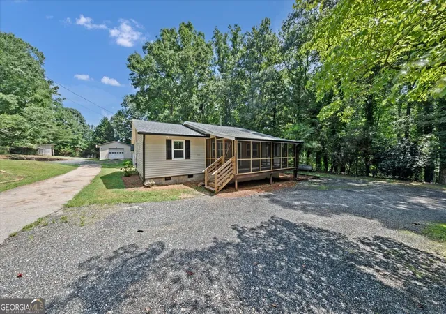 Photo 2 of Single family home for sale at 400 Wyldewoode Dr, Mcdonough, GA 30253 | MLS# 10808613 | Listing updated on 2026-09-18
