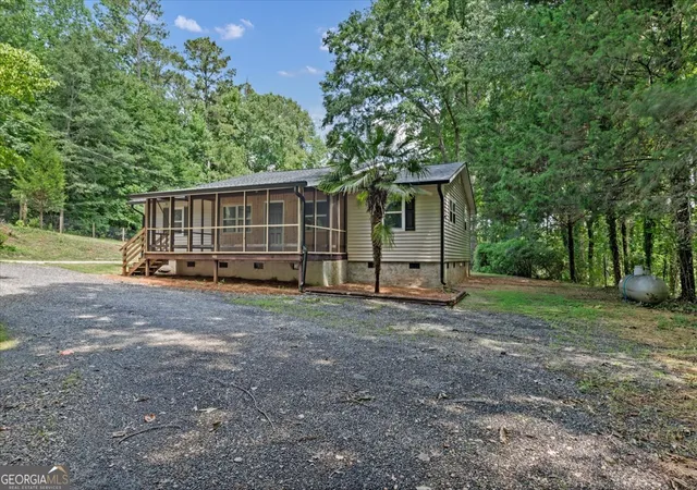 Photo 3 of Single family home for sale at 400 Wyldewoode Dr, Mcdonough, GA 30253 | MLS# 10808613 | Listing updated on 2026-09-18
