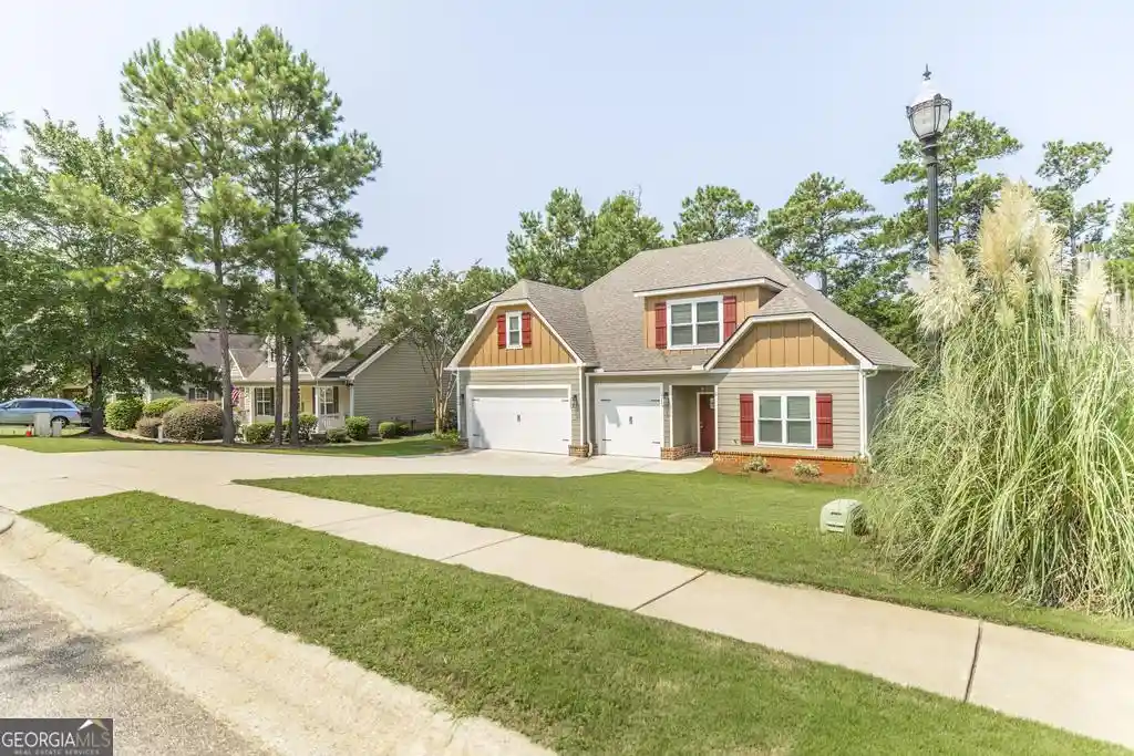 Single family home for sale at 266 Lakeview Dr, Macon, GA 31211 | MLS# 10817374