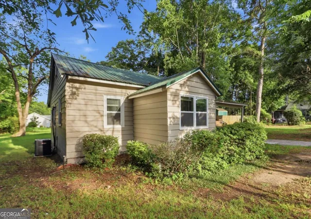 3rd image of 242 N Dogwood Ave, Social Circle, GA 30025 | MLS# 10790411