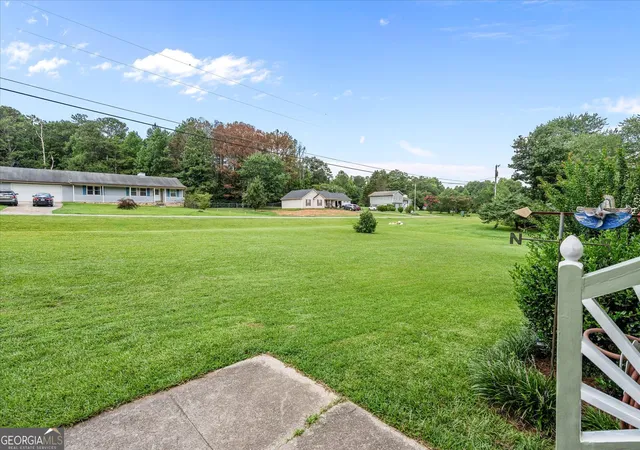 Photo 4 of Sale Pending at 135 Russell Ln, Carrollton, GA 30116 | MLS# 10813239 | Listing updated on 2026-09-09