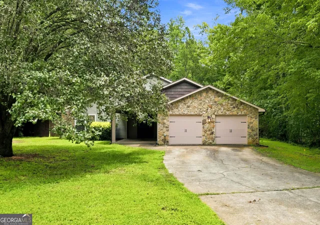 Photo 1 of Single family home for sale at 4632 Yeager Rd, Douglasville, GA 30135 | MLS# 10822871 | Listing updated on 2026-10-07