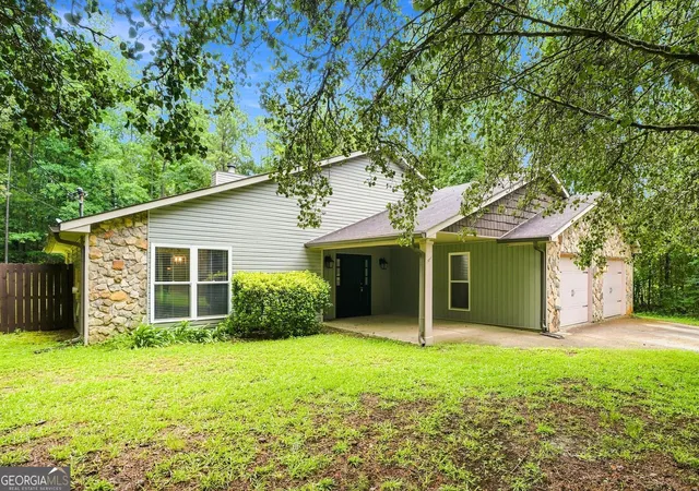 Photo 3 of Single family home for sale at 4632 Yeager Rd, Douglasville, GA 30135 | MLS# 10822871 | Listing updated on 2026-10-07
