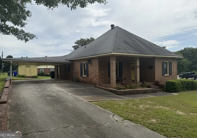 Photo 2 of Single family home for sale at 871 Malcolm St Se, Conyers, GA 30012 | MLS# 10796864 | Listing updated on 2026-09-25