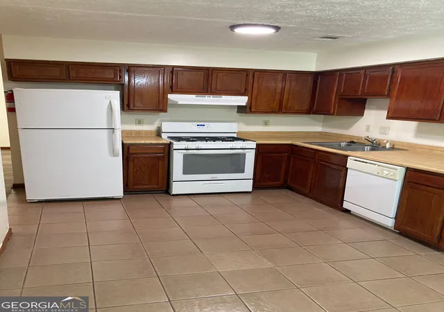 Photo 3 of Multi family home for sale at 401 Riverbrook Ct, Riverdale, GA 30274 | MLS# 10825366 | Listing updated on 2026-08-27