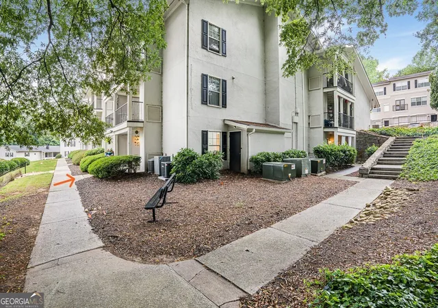 2nd image of 1150 Collier Rd Nw #25D, Atlanta, GA 30318 | MLS# 10792578