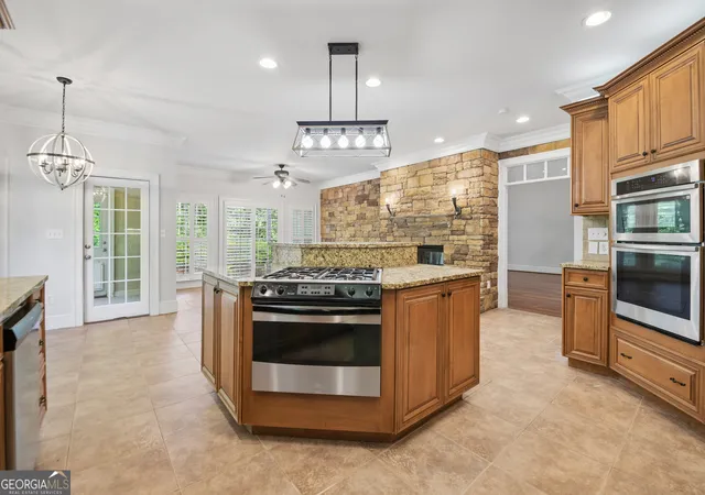 Photo 2 of Sale Pending at 1038 Overlook Dr, Villa Rica, GA 30180 | MLS# 10799305 | Listing updated on 2026-09-29
