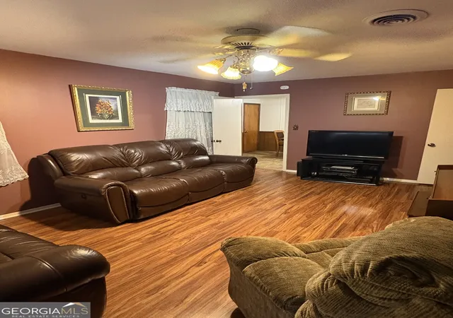Photo 3 of Single family home for sale at 3000 15Th Ave, Valley, AL 36854 | MLS# 10832178 | Listing updated on 2026-09-07