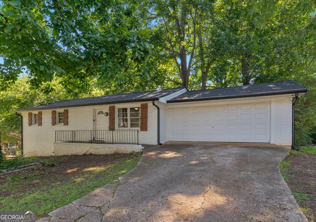 1st image of 3790 Sweetbriar Cir, Lithia Springs, GA 30122 | MLS# 10816590