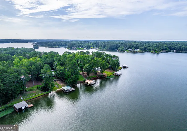 Homes for sale in Sparta, GA | 321 Barbara Point Rd, Sparta, GA 31087 | MLS# 10775266