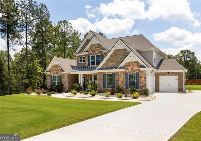 2nd image of 21 Timber Tr, Newnan, GA 30263 | MLS# 10832259