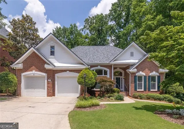 Photo 2 of Single family home for sale at 5381 Glenbrooke Trl, Dunwoody, GA 30338 | MLS# 10801144 | Listing updated on 2026-08-31