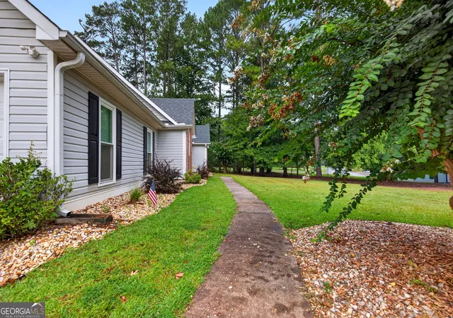 Photo 2 of Single family home for sale at 120 Kalispell Dr, Fayetteville, GA 30215 | MLS# 10835173 | Listing updated on 2026-09-11