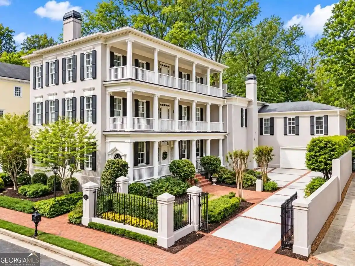 Single family home for sale at 3931 The Battery, Duluth, GA 30096 | MLS# 10856582