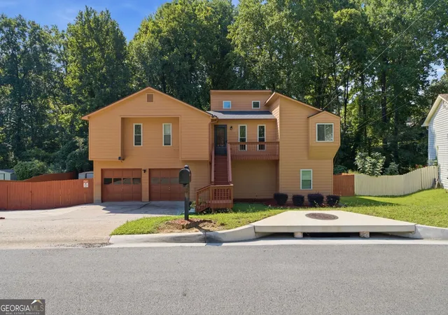 Photo 1 of Single family home for sale at 2890 Creekwood Ln Nw, Lawrenceville, GA 30044 | MLS# 10827362 | Listing updated on 2026-08-31