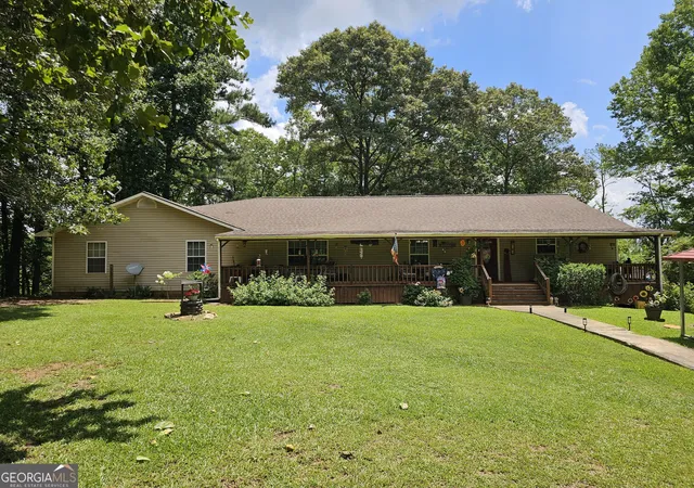 Homes for sale in Roanoke, AL | 1440 County Road 26, Roanoke, AL 36274 | MLS# 10794743
