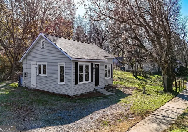 Homes for sale in Summerville, GA | 562 Highland Ave, Summerville, GA 30747 | MLS# 10795345