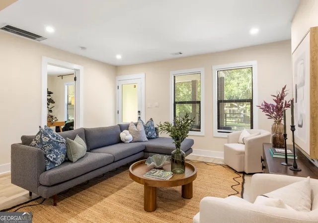 Photo 3 of Single family home for sale at 264 Haas Ave Se, Atlanta, GA 30316 | MLS# 10829923 | Listing updated on 2026-10-30