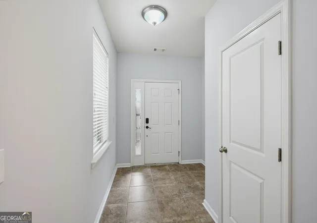 Photo 4 of Sale Pending at 254 Shaw Dr, Acworth, GA 30102 | MLS# 10813743 | Listing updated on 2026-08-28