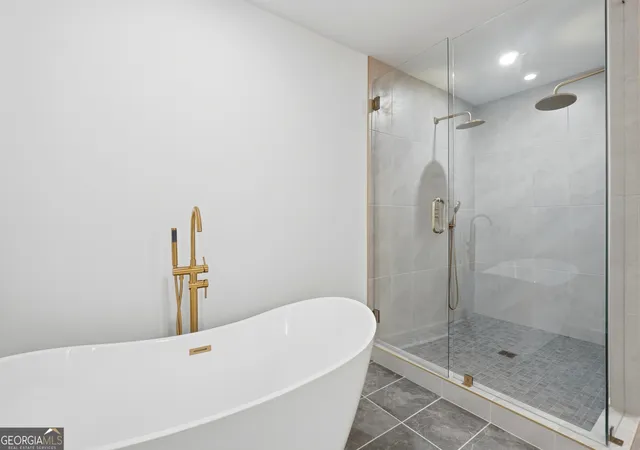 Photo 4 of Single family home for sale at 229 Wynnwood Dr SW, Atlanta, GA 30310 | MLS# 10806027 | Listing updated on 2026-07-29