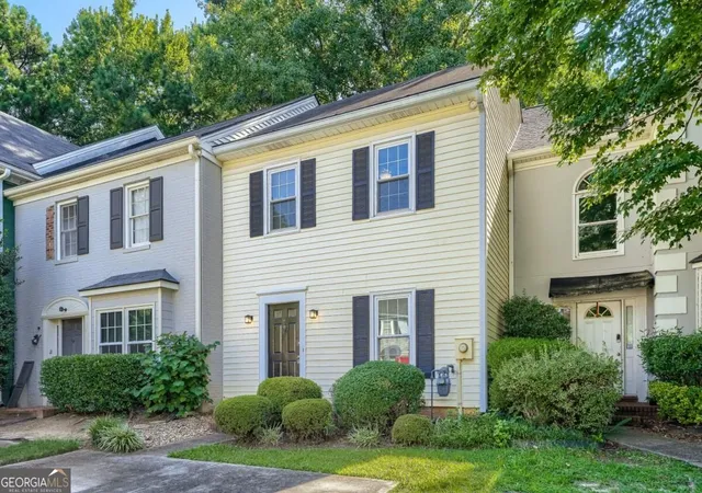 Photo 1 of Condo for sale at 594 Harcourt Pl Se, Marietta, GA 30067 | MLS# 10830362 | Listing updated on 2026-09-16