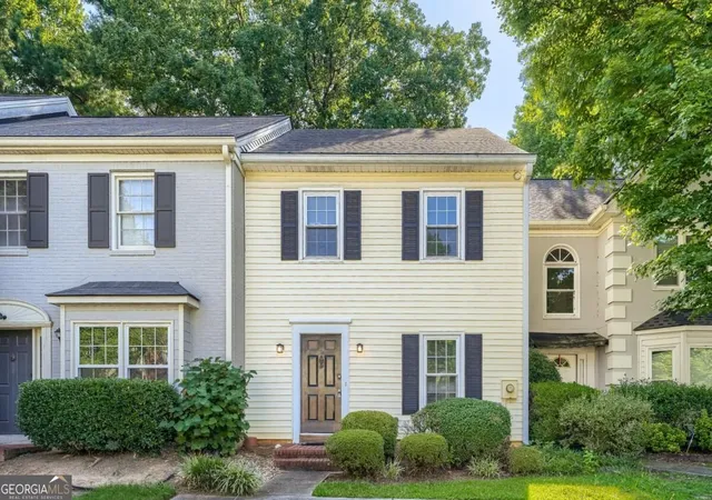 Photo 2 of Condo for sale at 594 Harcourt Pl Se, Marietta, GA 30067 | MLS# 10830362 | Listing updated on 2026-09-16