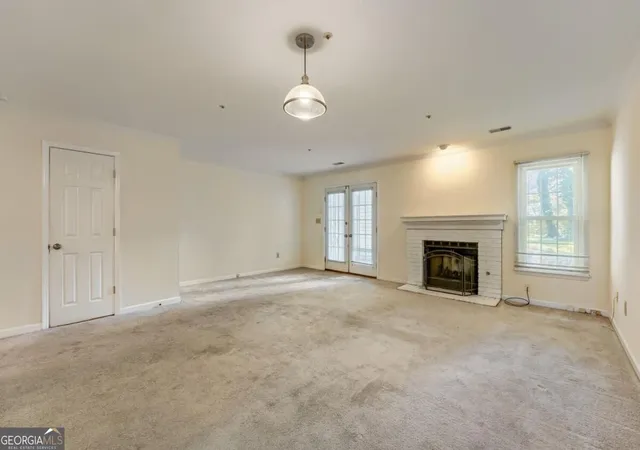 Photo 4 of Condo for sale at 594 Harcourt Pl Se, Marietta, GA 30067 | MLS# 10830362 | Listing updated on 2026-09-16