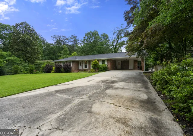 Photo 2 of Sale Pending at 3397 Old Jonesboro Rd, Hapeville, GA 30354 | MLS# 10812603 | Listing updated on 2026-09-03