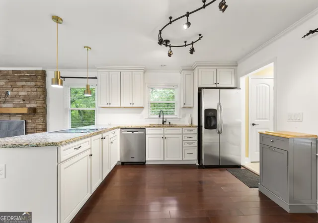 Photo 3 of Sale Pending at 3397 Old Jonesboro Rd, Hapeville, GA 30354 | MLS# 10812603 | Listing updated on 2026-09-03