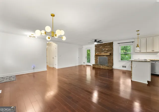 Photo 4 of Sale Pending at 3397 Old Jonesboro Rd, Hapeville, GA 30354 | MLS# 10812603 | Listing updated on 2026-09-03