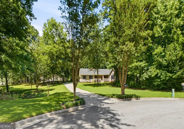 Photo 3 of Single family home for sale at 275 Pine Tree Ln, Mcdonough, GA 30252 | MLS# 10792422 | Listing updated on 2026-10-04