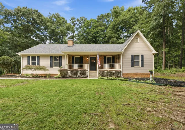 Photo 4 of Single family home for sale at 275 Pine Tree Ln, Mcdonough, GA 30252 | MLS# 10792422 | Listing updated on 2026-10-04