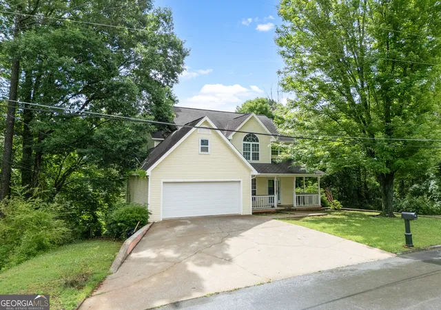 Photo 1 of Single family home for sale at 8 College View Dr Sw, Rome, GA 30161 | MLS# 10775323 | Listing updated on 2026-08-21