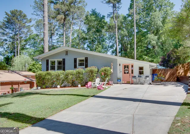 2nd image of 3056 Vine Cir, Decatur, GA 30033 | MLS# 10764481