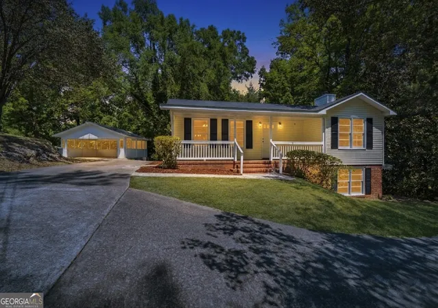 Photo 2 of Sale Pending at 5115 Wesleyan Cir, Macon, GA 31210 | MLS# 10798581 | Listing updated on 2026-09-01