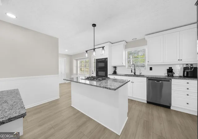 Photo 4 of Single family home for sale at 976 Walnut Dr, Lawrenceville, GA 30044 | MLS# 10829352 | Listing updated on 2026-09-19