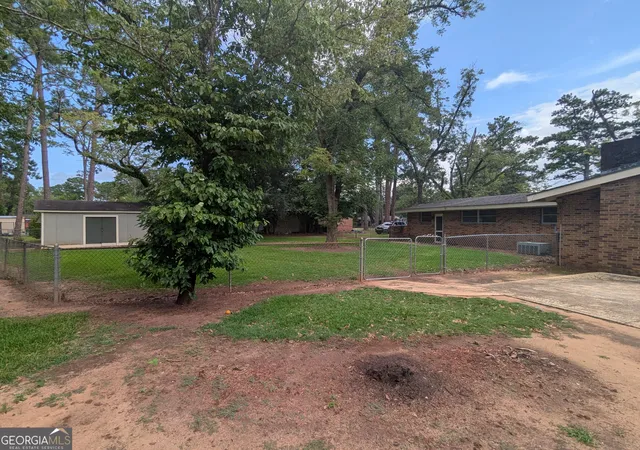 Photo 15 of Single family home for sale at 2021 Whispering Pines Rd, Albany, GA 31707 | MLS# 10824797 | Listing updated on 2026-08-29