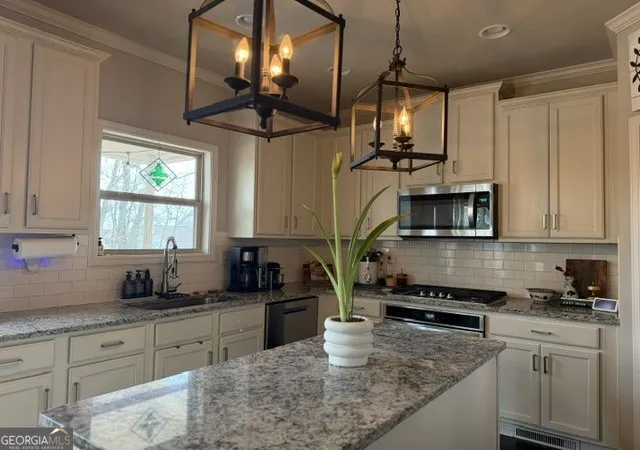 Photo 3 of Single family home for sale at 6220 Providence Lake Dr, Gainesville, GA 30506 | MLS# 10796083 | Listing updated on 2026-09-14
