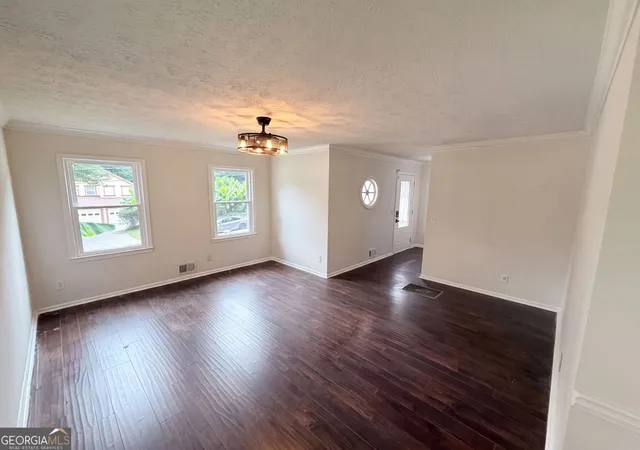 Photo 3 of Sale Pending at 215 Arbour Run, Suwanee, GA 30024 | MLS# 10808441 | Listing updated on 2026-09-16