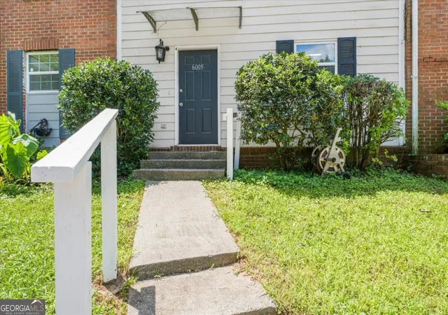 Photo 3 of Townhouse for sale at 6005 Pat Mell Pl Se, Smyrna, GA 30080 | MLS# 10809026 | Listing updated on 2026-08-03