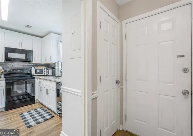 Photo 4 of Townhouse for sale at 6005 Pat Mell Pl SE, Smyrna, GA 30080 | MLS# 10809026 | Listing updated on 2026-10-03
