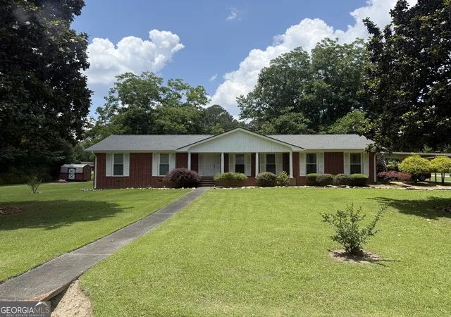 Photo 1 of Single family home for sale at 100 Pine St, Fayetteville, GA 30214 | MLS# 10786213 | Listing updated on 2026-08-27