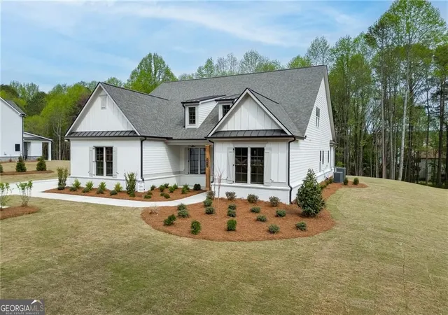Photo 3 of Single family home for sale at 5410 Settingdown Rd, Cumming, GA 30041 | MLS# 10824855 | Listing updated on 2026-08-27