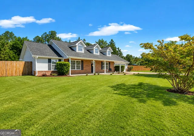 Photo 1 of Single family home for sale at 179 Parish Loop Ne, Hinesville, GA 31313 | MLS# 10834751 | Listing updated on 2026-09-10