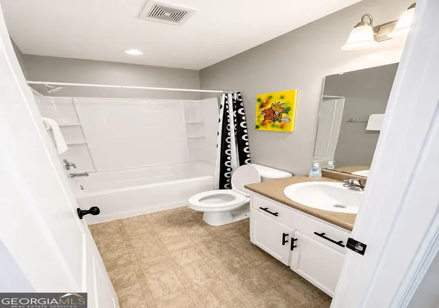 Photo 4 of Single family home for sale at 179 Parish Loop Ne, Hinesville, GA 31313 | MLS# 10834751 | Listing updated on 2026-09-10